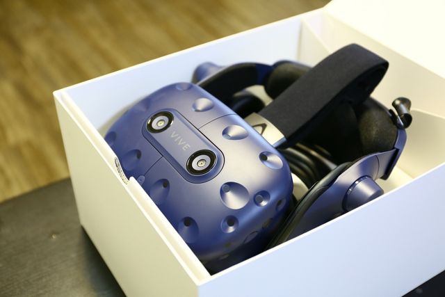 HTC VIVE